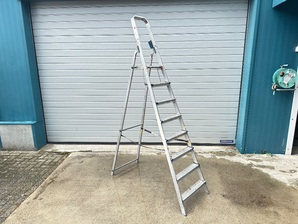 Altrex D808 uitzettrap 1x8 treden, Ophalen, Zo goed als nieuw