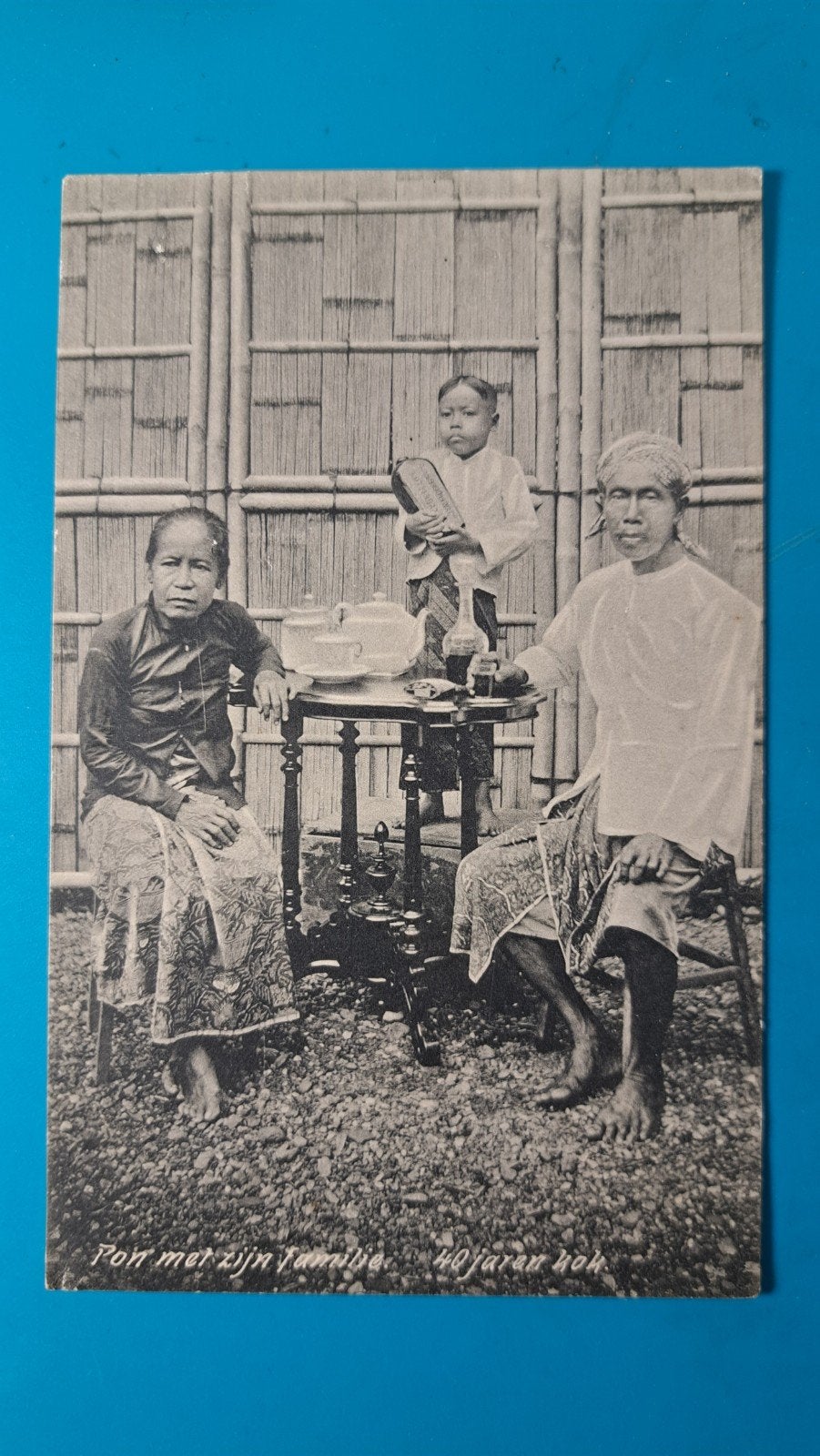Indonesië Gombong , Pon met zijn familie ,40 jaren kok, Ophalen of Verzenden, 1920 tot 1940, Ongelopen, Buiten Europa