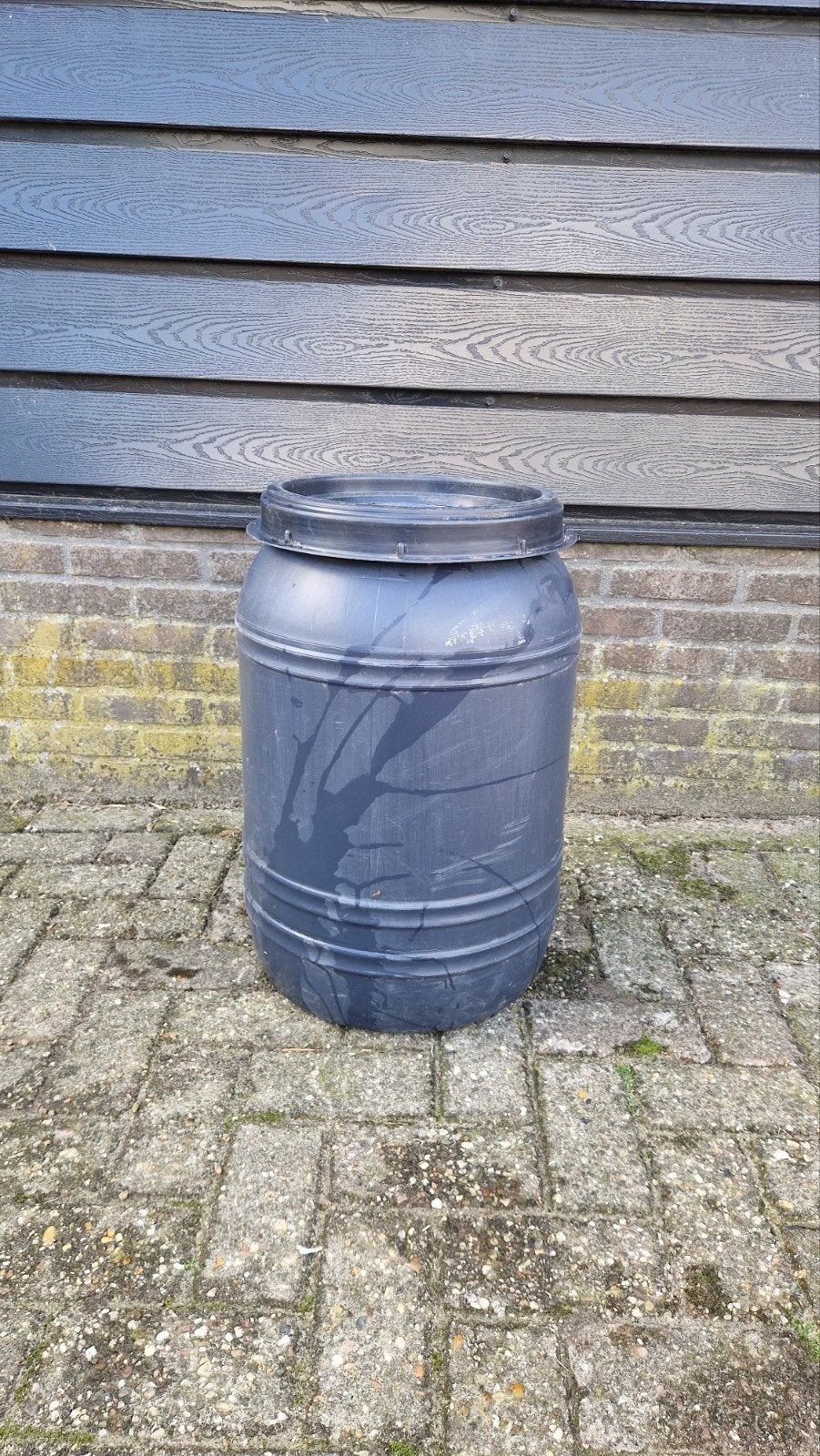 Voertonnen (per stuk te koop), Ophalen