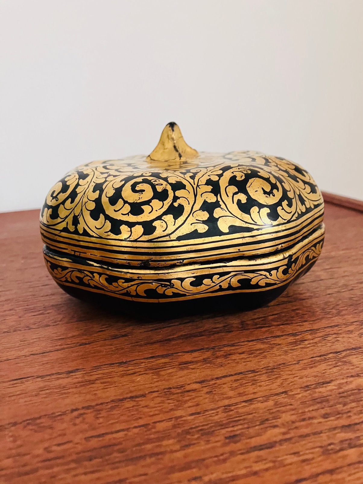 Antieke Birmese Lakwerk Doos – Shwei-zawa Bladgoud, Ophalen of Verzenden