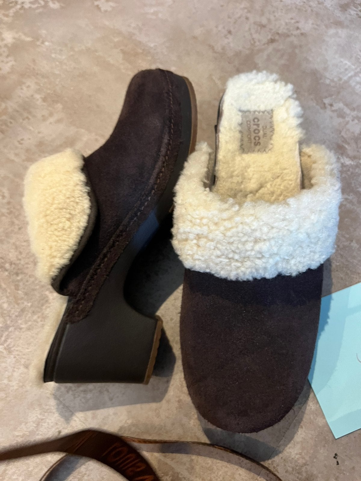 CROCS klompen met bont maat 7 origineel nieuw, Instappers, G, Ophalen of Verzenden, Zo goed als nieuw