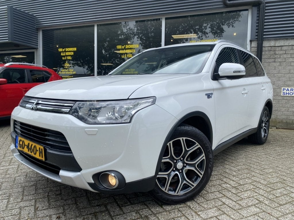 Mitsubishi Outlander 2.0 PHEV Executive Edition XLine Camera, 4 cilinders, Wit, Bedrijf, Vierwielaandrijving