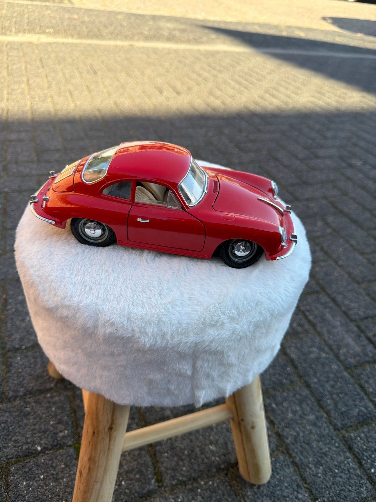 Prachtige rode Porsche 356 modelauto, Ophalen of Verzenden, Zo goed als nieuw, Auto, Overige merken
