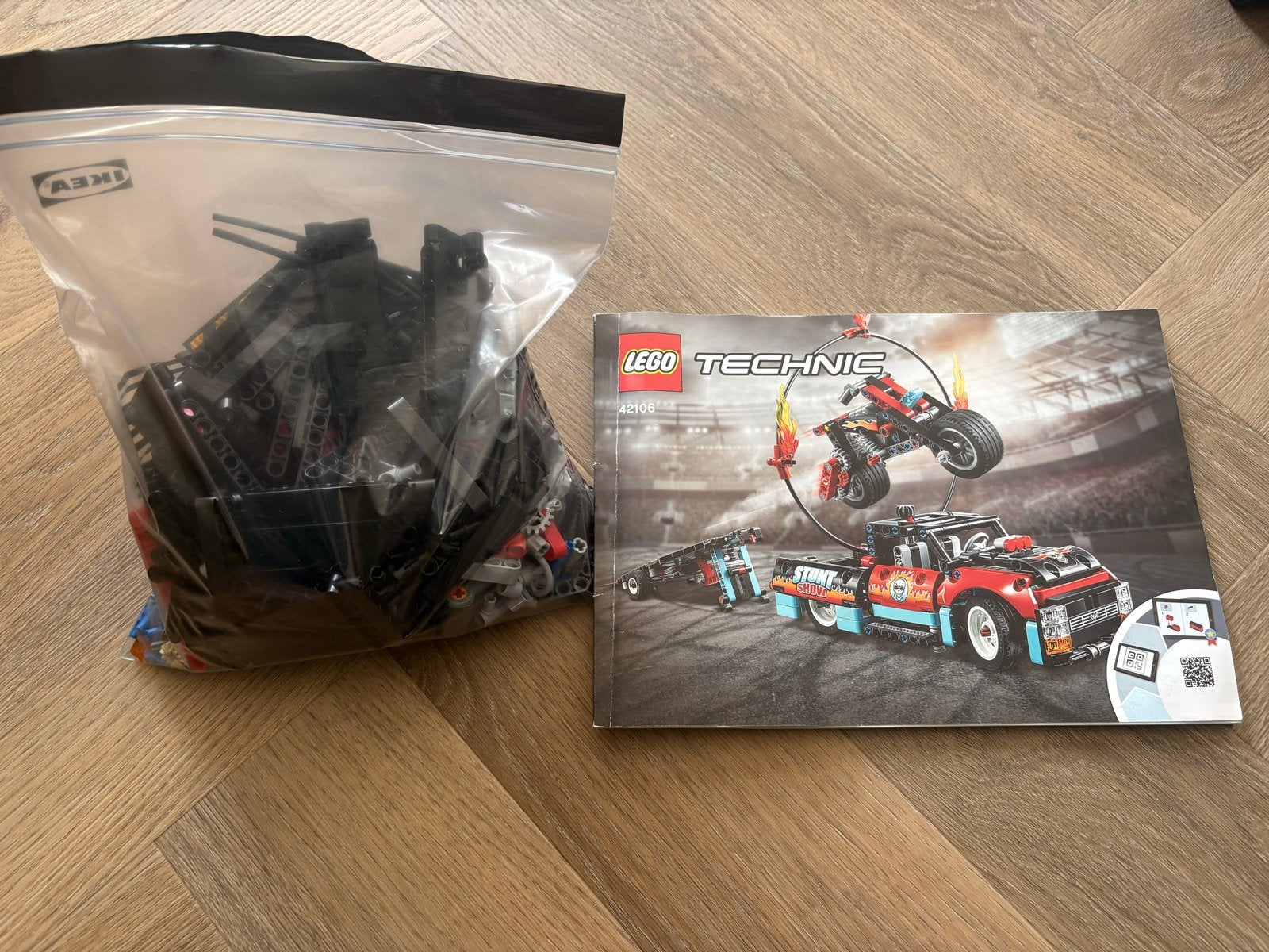 Lego Technic 42106 Stuntshow Truck & Motorfiets, Gebruikt, Lego, Ophalen of Verzenden, Complete set