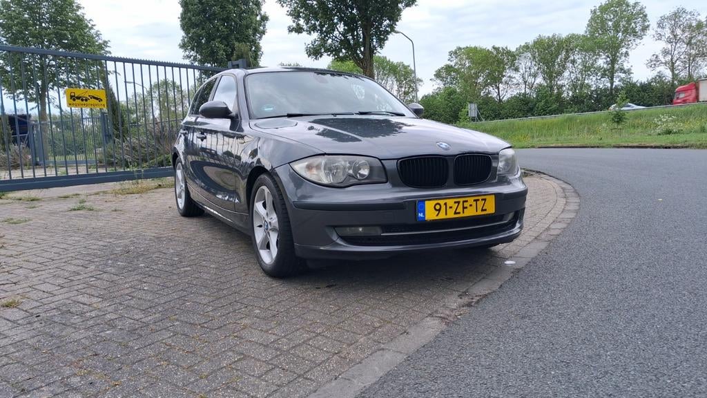 BMW 1-Serie 1.6 116I 5DR 2008 Grijs, Auto's, 1-Serie, 4 cilinders, 122 pk, Origineel Nederlands