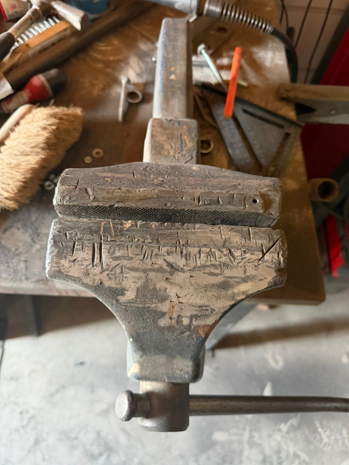 Bankschroef Heuer front 160cm, Ophalen of Verzenden, Zo goed als nieuw, Minder dan 70 cm, Bankschroef