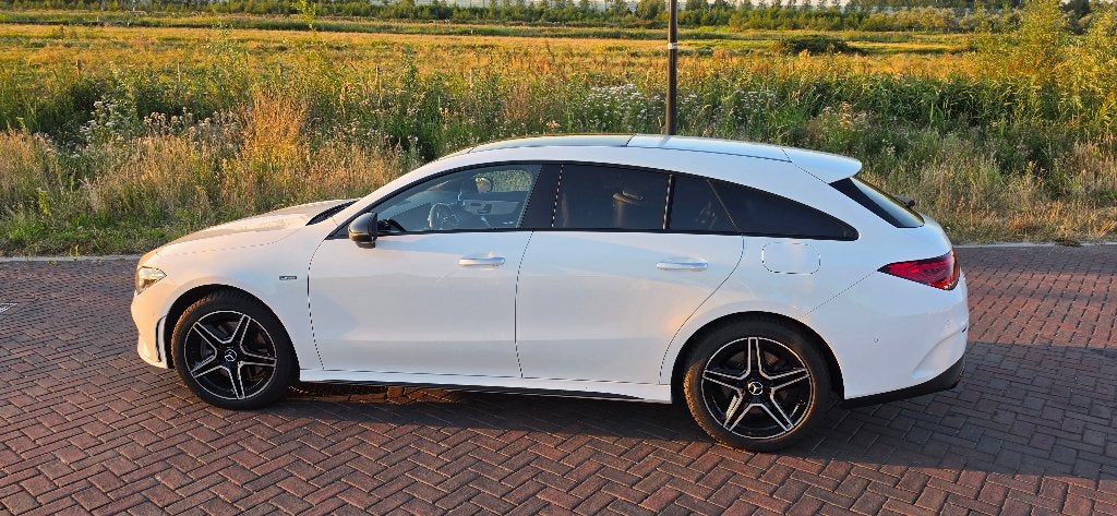 Mercedes-Benz CLA 250e Shooting Brake AMG Line Edition 2020, CLA, 4 cilinders, Lichtsensor, 1650 kg