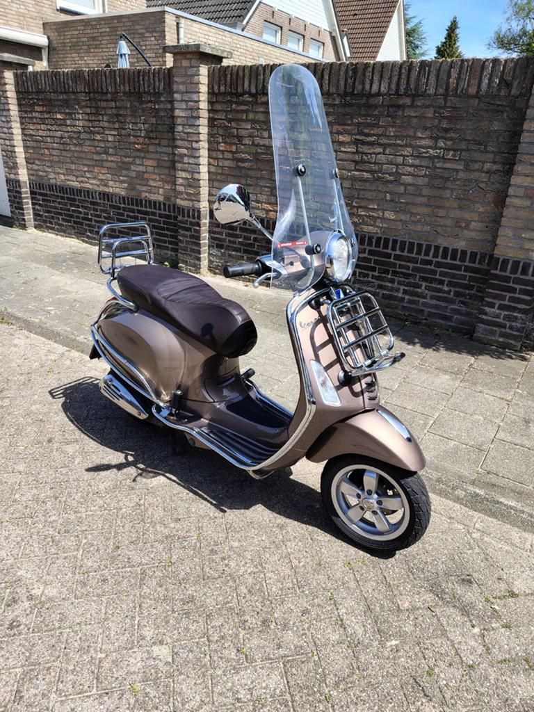 Vespa Primavera, Ophalen, Zo goed als nieuw, Benzine, Overige modellen