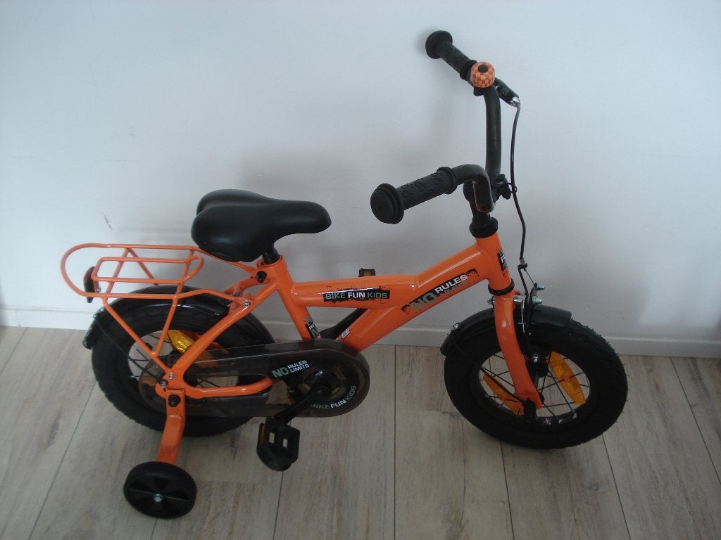AMPER GEBRUIKT/NIEUW Mooie NL fiets BIKE FUN BOOST 12.5 inch, Terugtraprem, Zijwieltjes, BIKE FUN BOOST, Ophalen of Verzenden