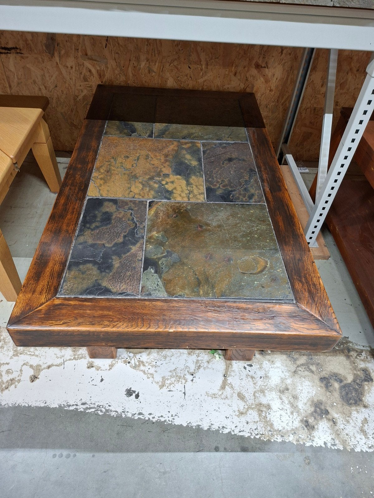 Robuuste salontafel met leistenen blad, Ophalen of Verzenden, J, M, M