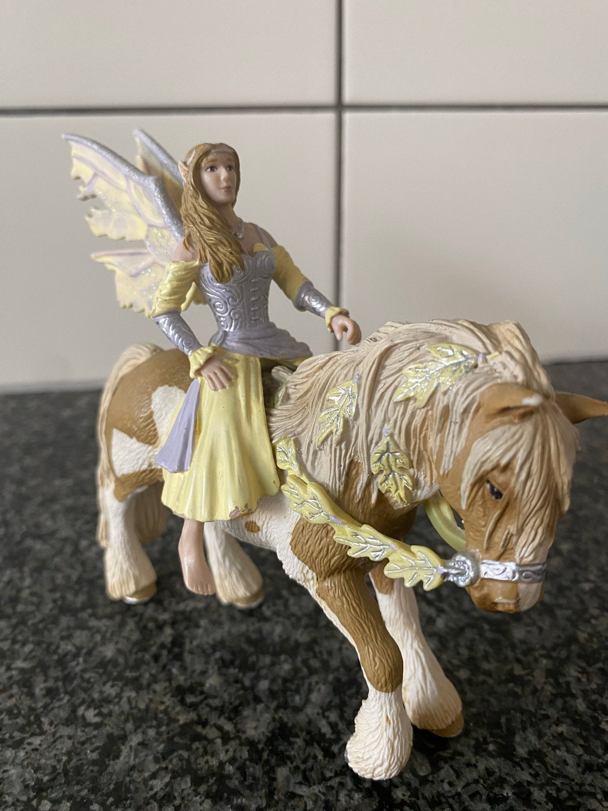 Schleich zonne elf Sera op paard 2006, Ophalen of Verzenden, Zo goed als nieuw