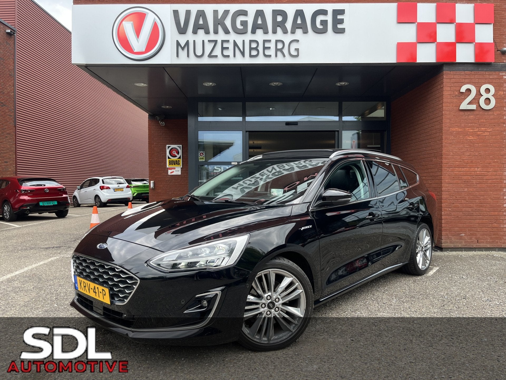 Ford FOCUS Wagon 1.5 EcoBoost Vignale // LEDER+ELEK STOEL //, 1345 kg, Zwart, 150 pk, 3 cilinders