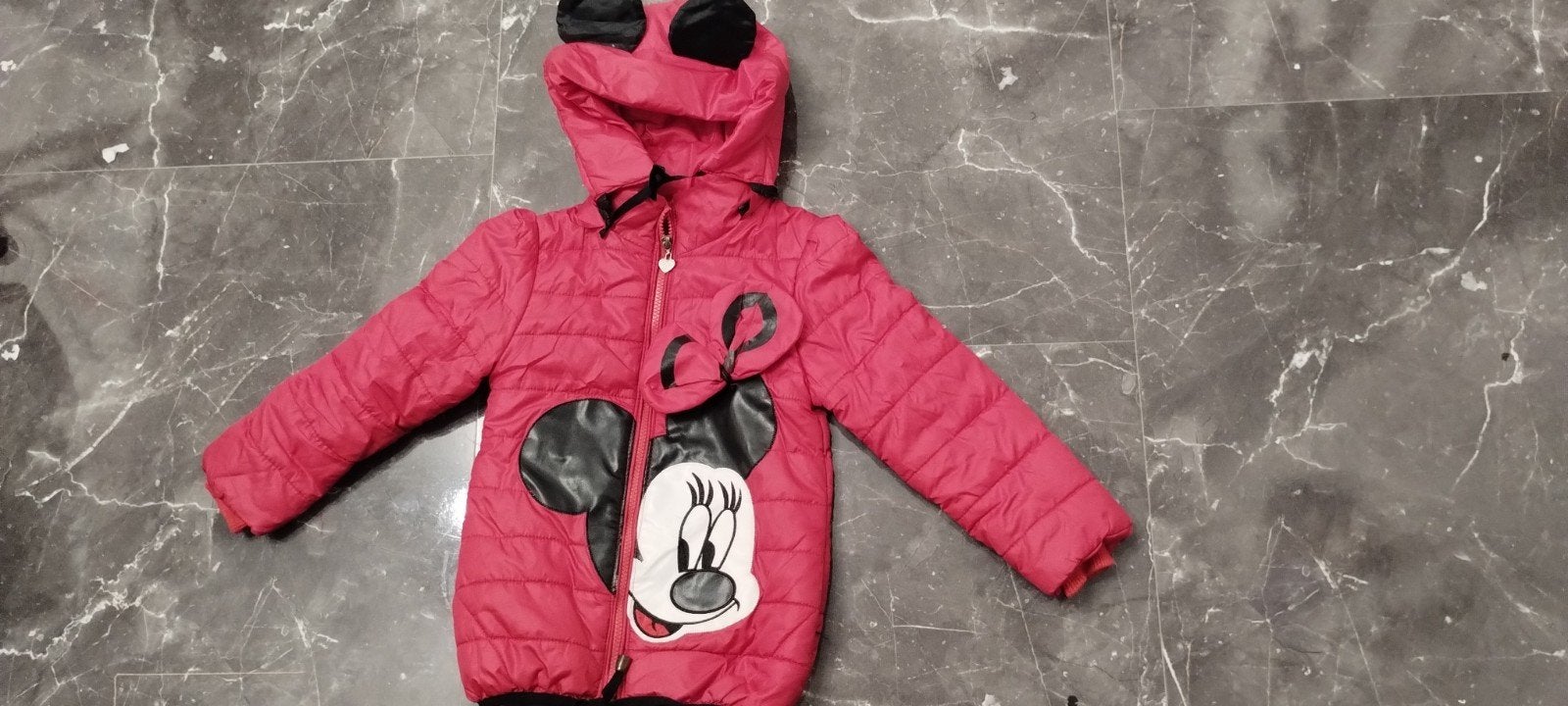 Rode Minnie Mouse winterjas / jas (lengte 47 cm) - Maat 104/, Verzenden, Meisje