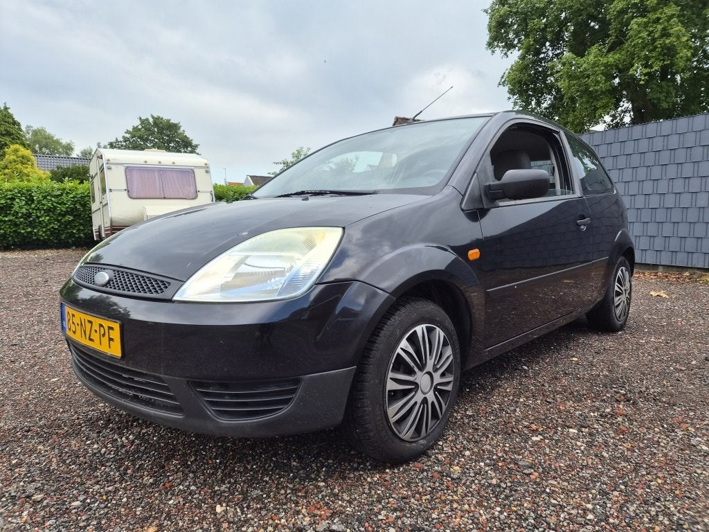 Ford Fiesta 1.25-16V Apk 02-07-2027! (bj 2004), Voorwielaandrijving, 1242 cc, 4 cilinders, 995 kg