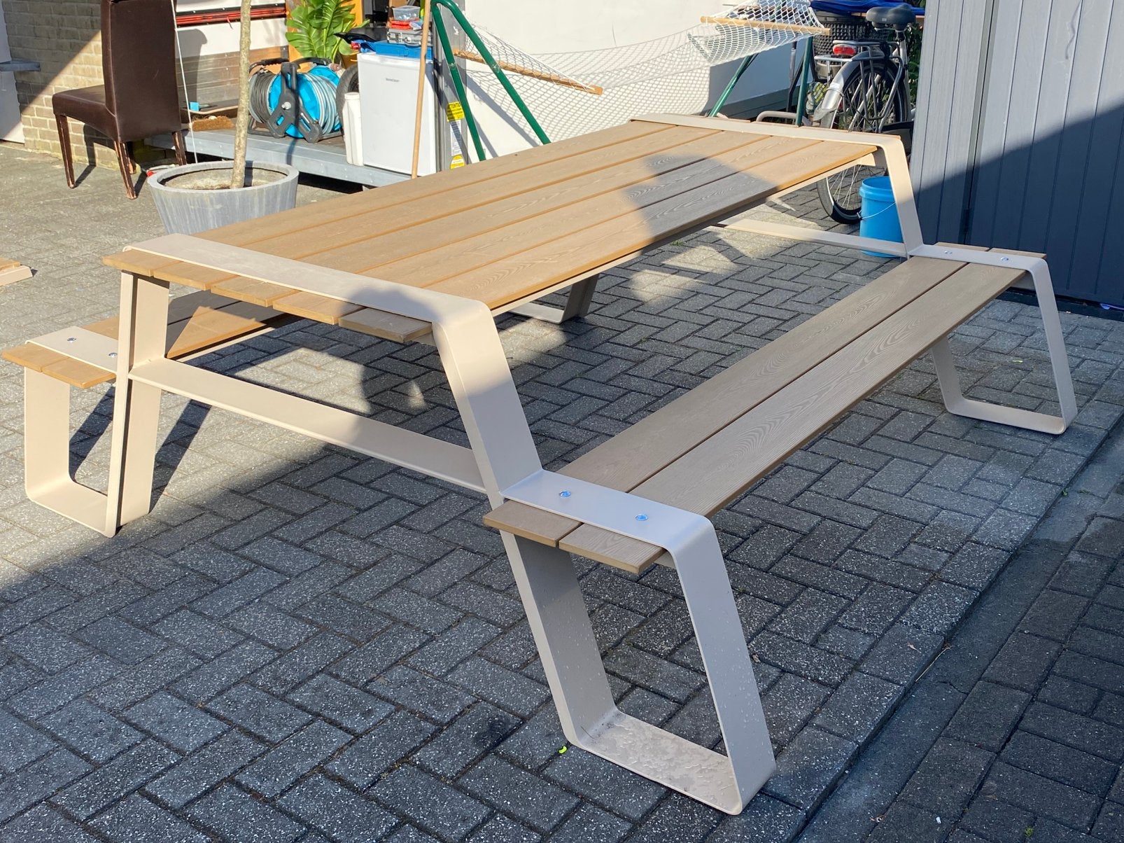 Studio LIVIT Barbos picknicktafel van €899,- NU €399,-, Ophalen, Nieuw, Rechthoekig, Overige materialen