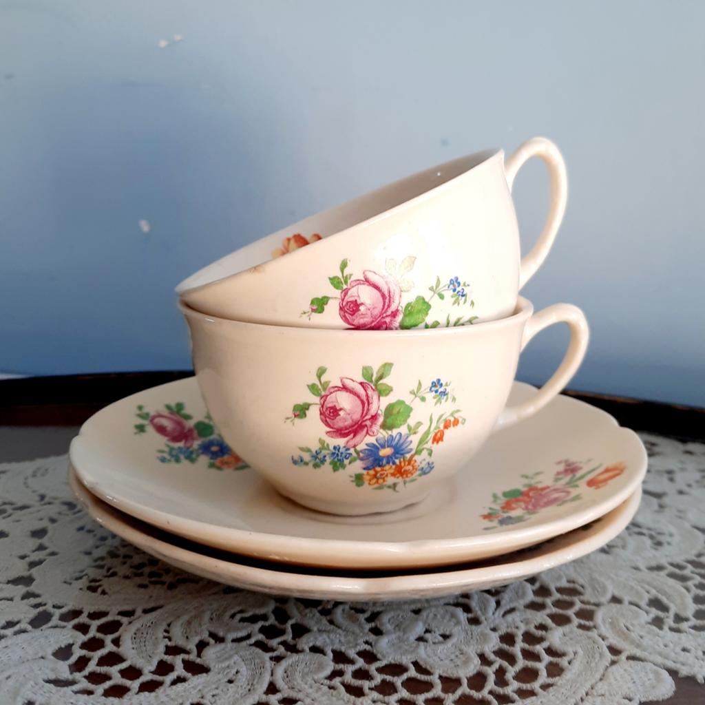 Gouds Plateel, 2 antieke thee kop en schotels, Antiek en Kunst, Ophalen of Verzenden