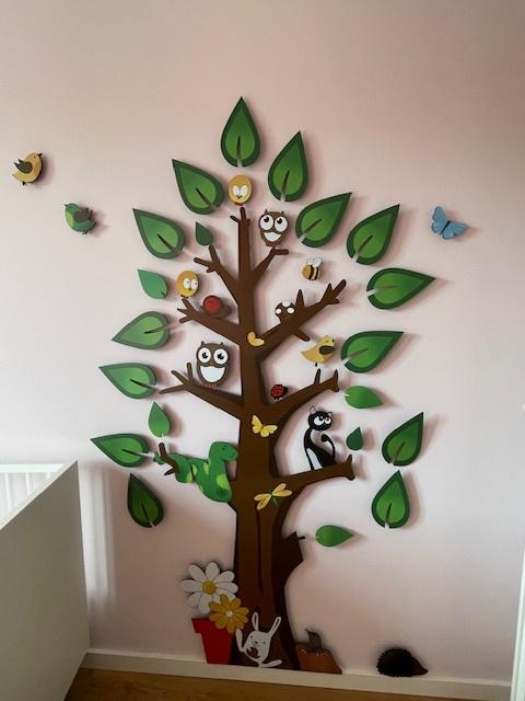 Boomvriendjes 3d muurdecoratie boom en dieren (deels nieuw), Kinderen en Baby's, Kinderkamer | Inrichting en Decoratie, Gebruikt