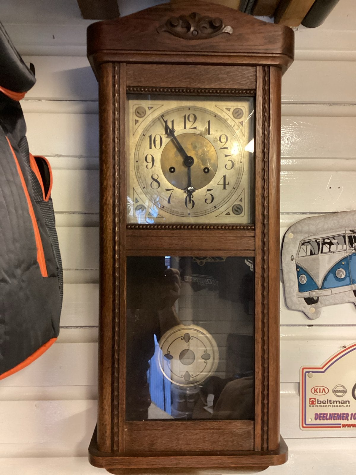 Antieke wandklok met slinger en sleutel, Antiek en Kunst, Ophalen of Verzenden