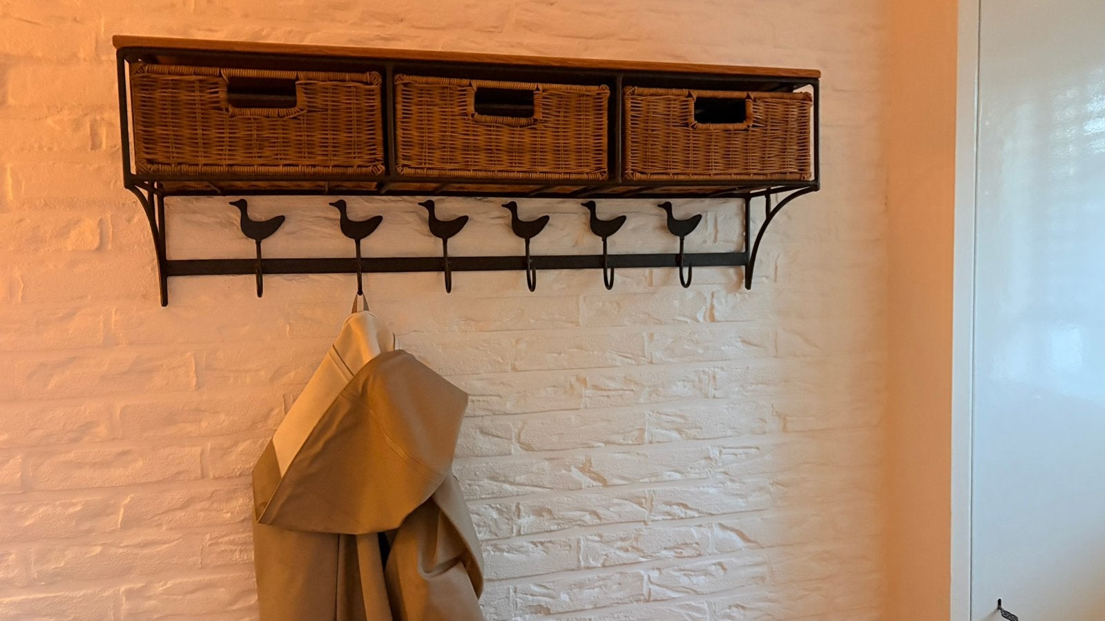 kapstok met 6 haken en 3 mandjes, Huis en Inrichting, Woonaccessoires | Kapstokken, Zo goed als nieuw, Minder dan 100 cm, Hout