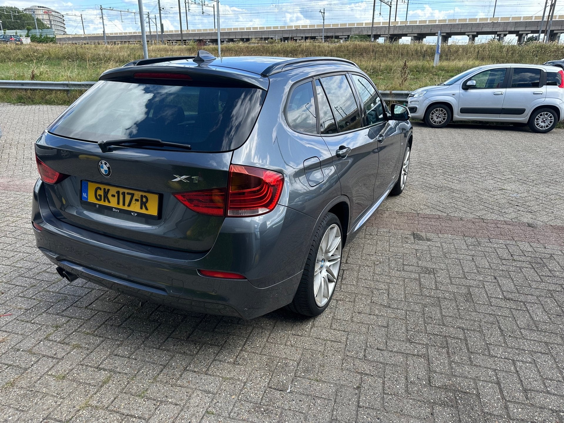 BMW X1 SDrive20i Executive,M pakket,PANORAMA, Euro 6, 4 cilinders, Origineel Nederlands, 184 pk