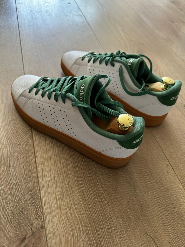Adidas Advantage 2.0 ‘White Preloved Green Gum- Maat 43 1/3, Ophalen of Verzenden, Zo goed als nieuw, Wit, Sneakers of Gympen