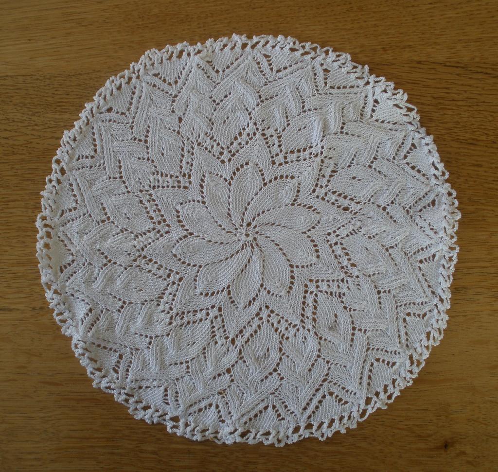 Oud handgebreid kleedje, Ophalen of Verzenden