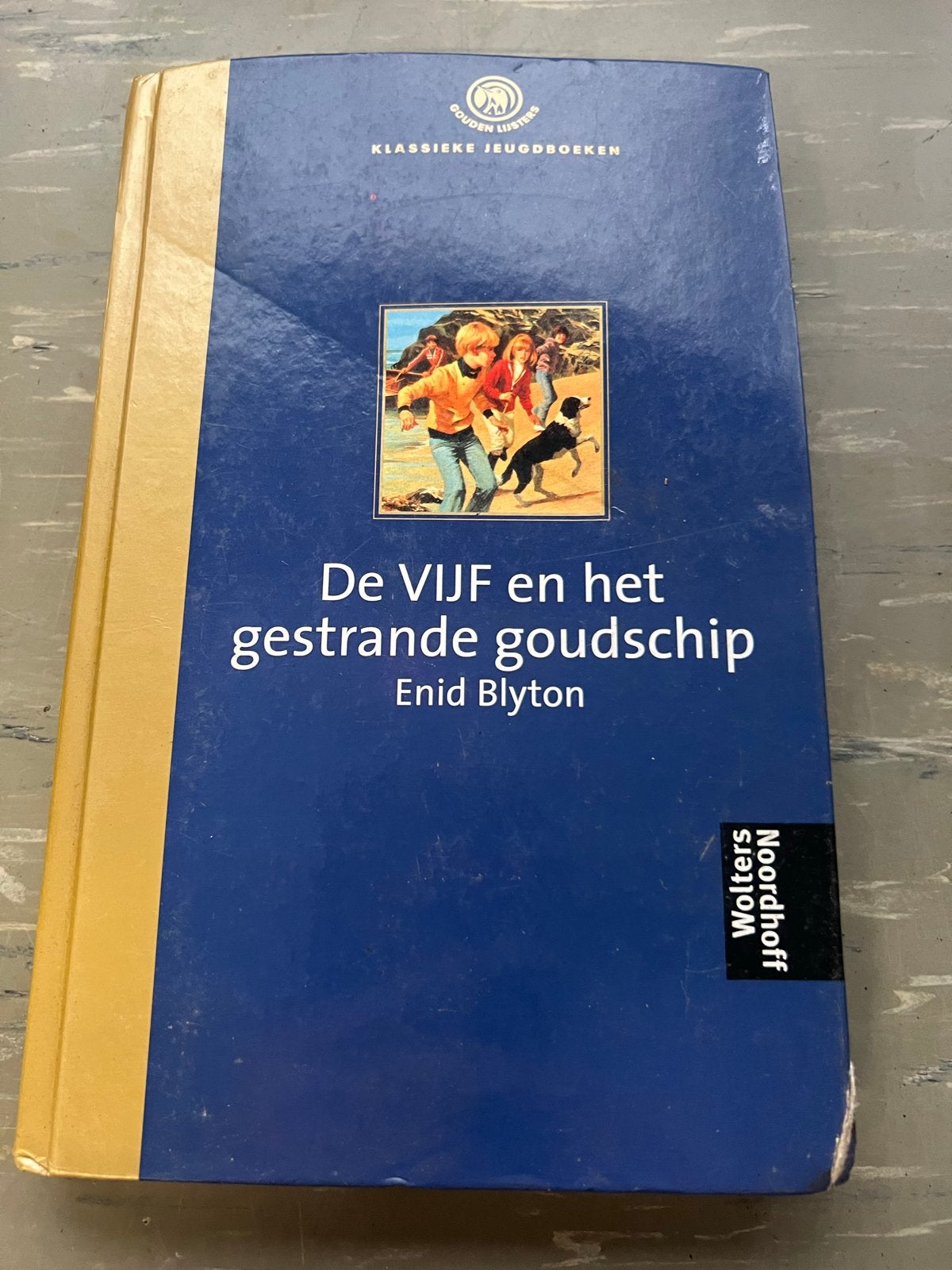 De Vijf en het gestrande goudschip - Enid Blyton, Boeken, Ophalen of Verzenden, Gelezen, Fictie