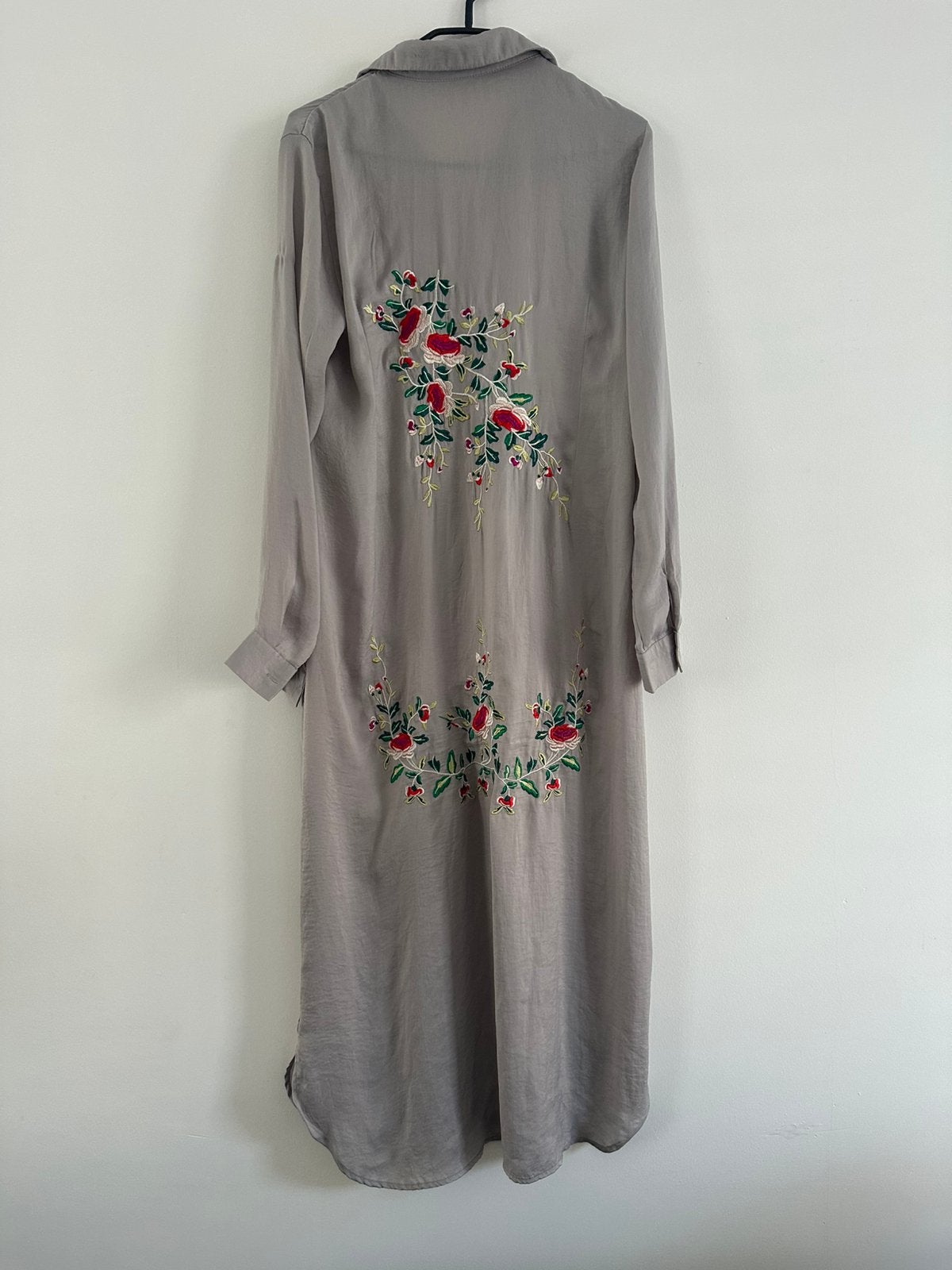 Grijze blousejurk jurk maat m, Kleding | Dames, Ophalen of Verzenden, Gedragen, Grijs, Onder de knie
