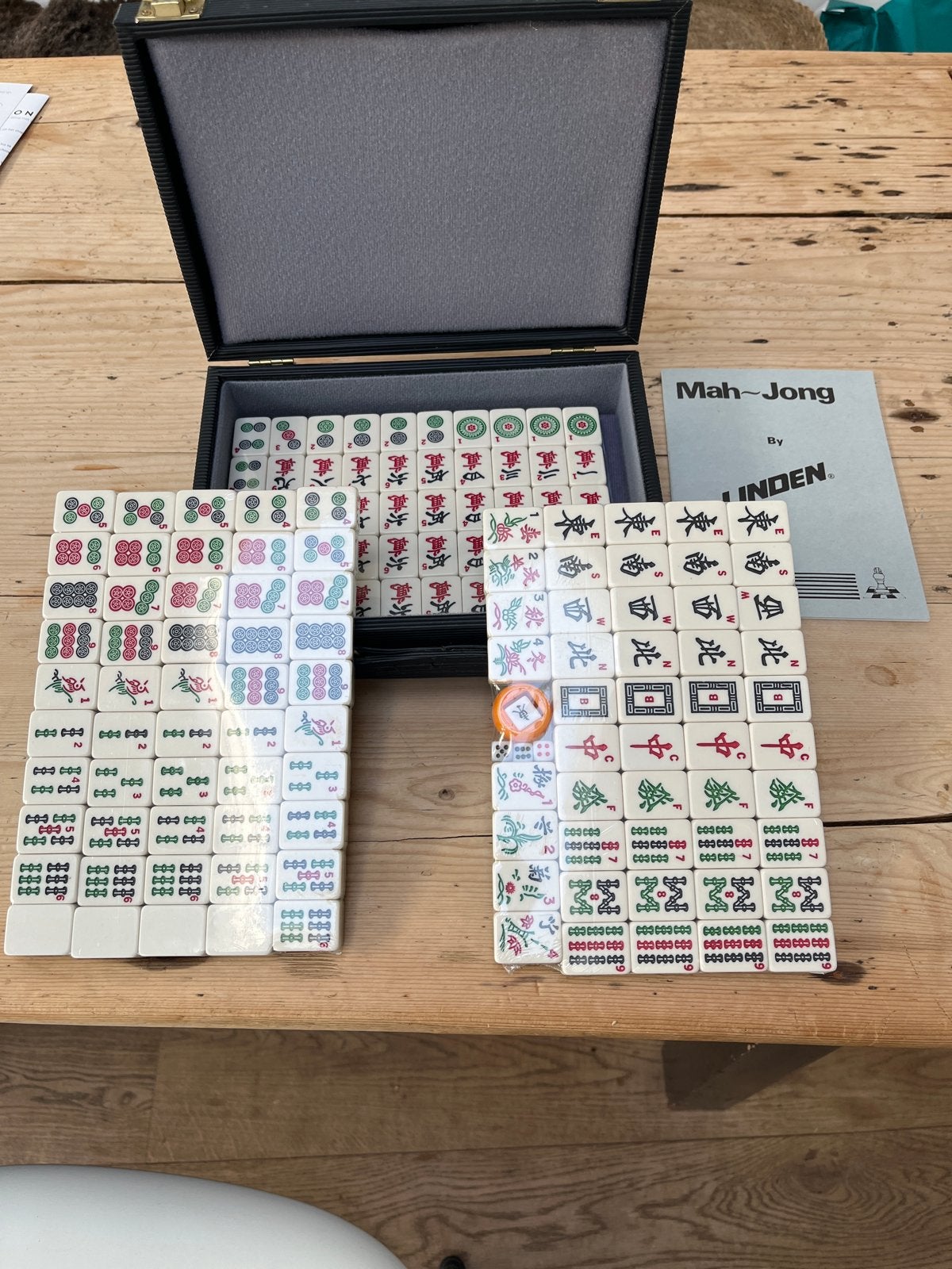 Mah Jong spel in koffer - Linden, Drie of vier spelers, Ophalen of Verzenden, Zo goed als nieuw, Reisspel
