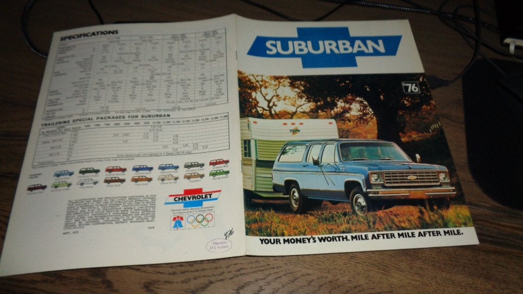 USA Folder  CHEVROLET SUBURBAN  1976, Verzenden, Zo goed als nieuw, Overige merken