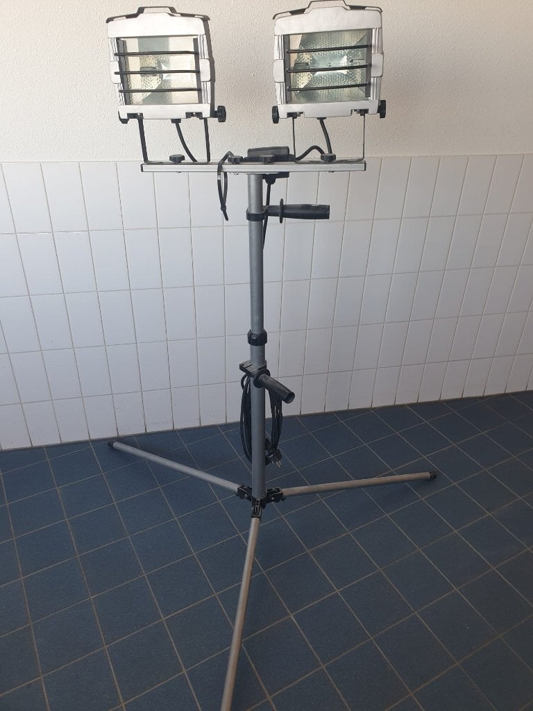 Elro halogeenlamp op statief tl680a, Ophalen, Gebruikt
