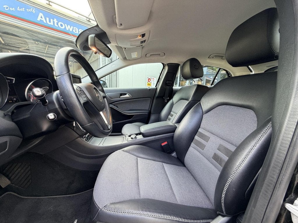 Mercedes GLA-klasse 200 Prestige | Automaat | Trekhaak | Cli, Auto's, Mercedes-Benz, Gebruikt, Euro 6, 715 kg, Zwart