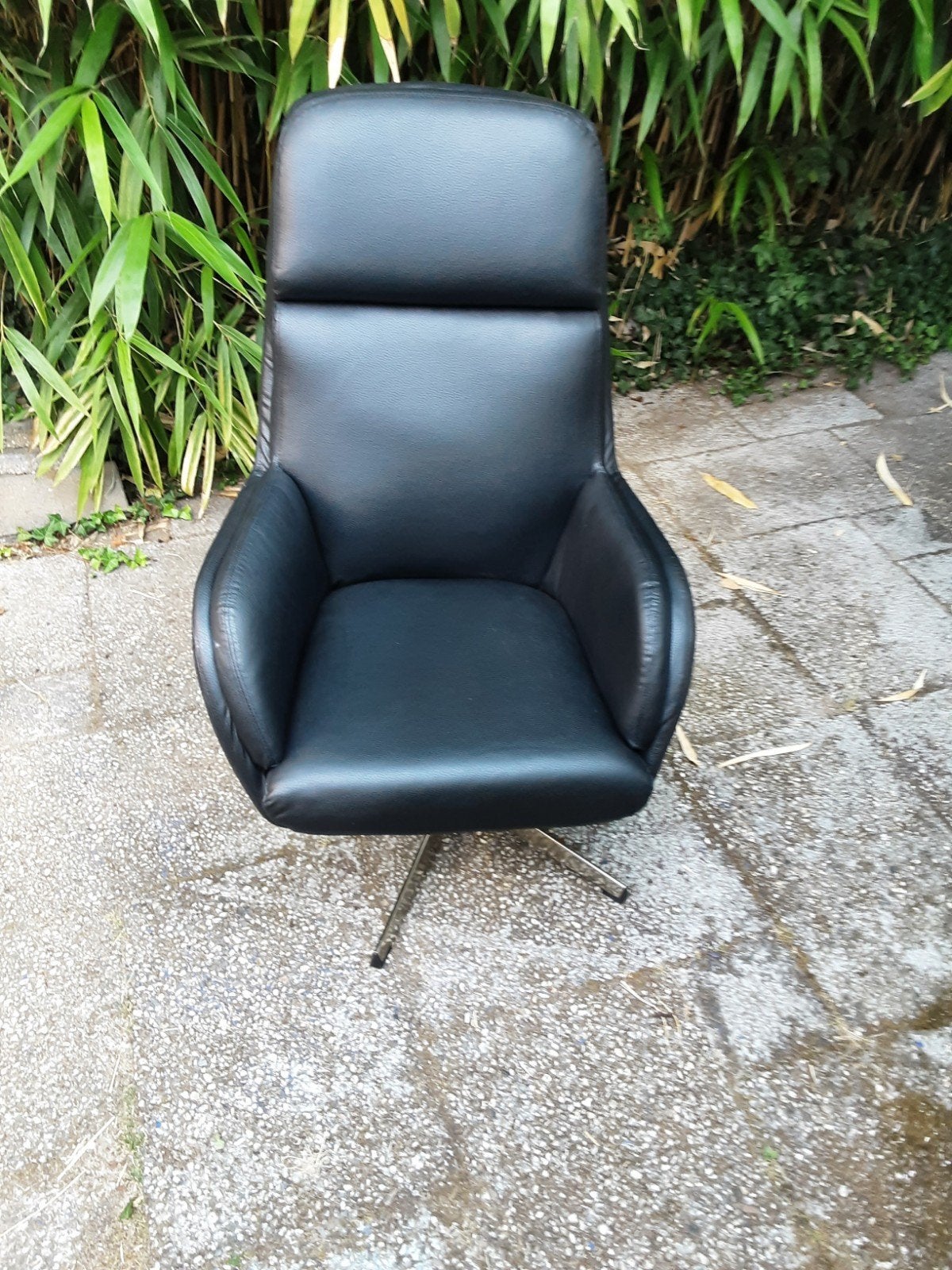 Zwarte leren fauteuil draaibaar met telescoop vering, Huis en Inrichting, Stoelen, Ophalen, Gebruikt, Zwart, Leer