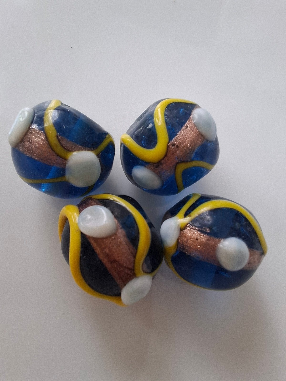 4 stuks lampwork glaskralen blauw geel wit goud kralen, Kraal, -, -, Nieuw
