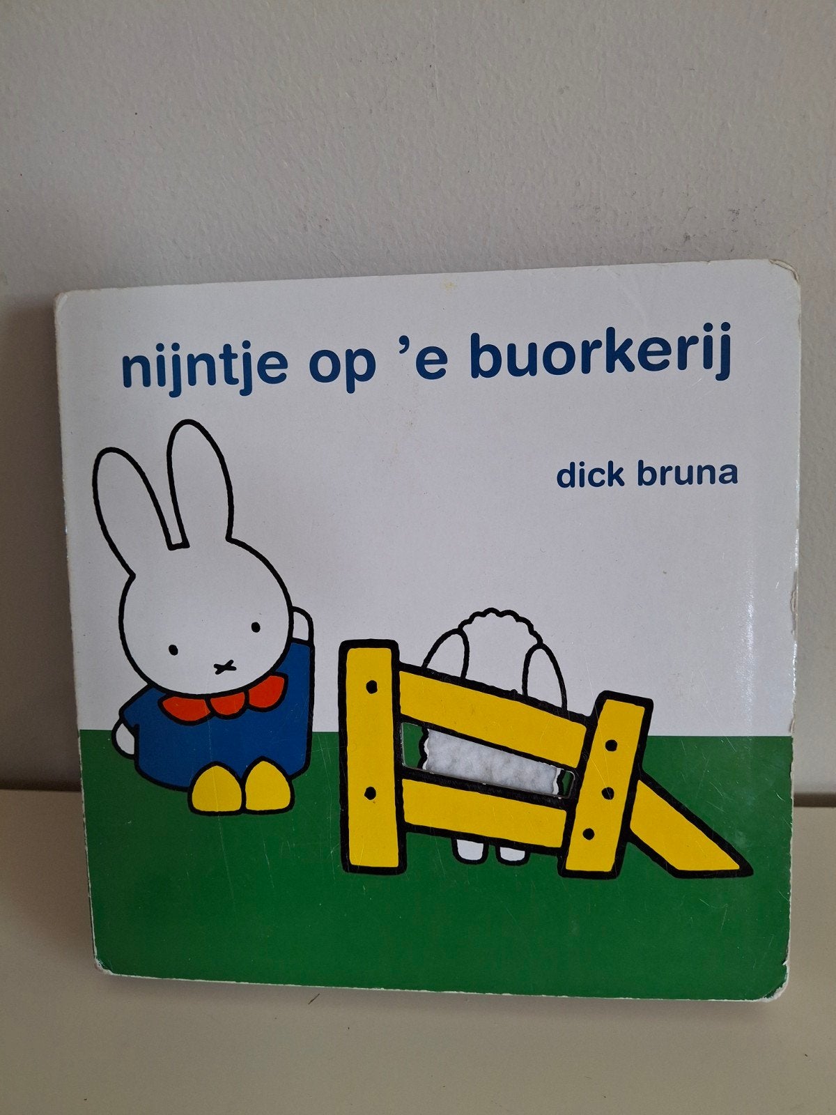 Nijntje op 'e buorkerij - Dick Bruna (Fries), Gelezen, Fictie algemeen, Jongen of Meisje, Ophalen of Verzenden