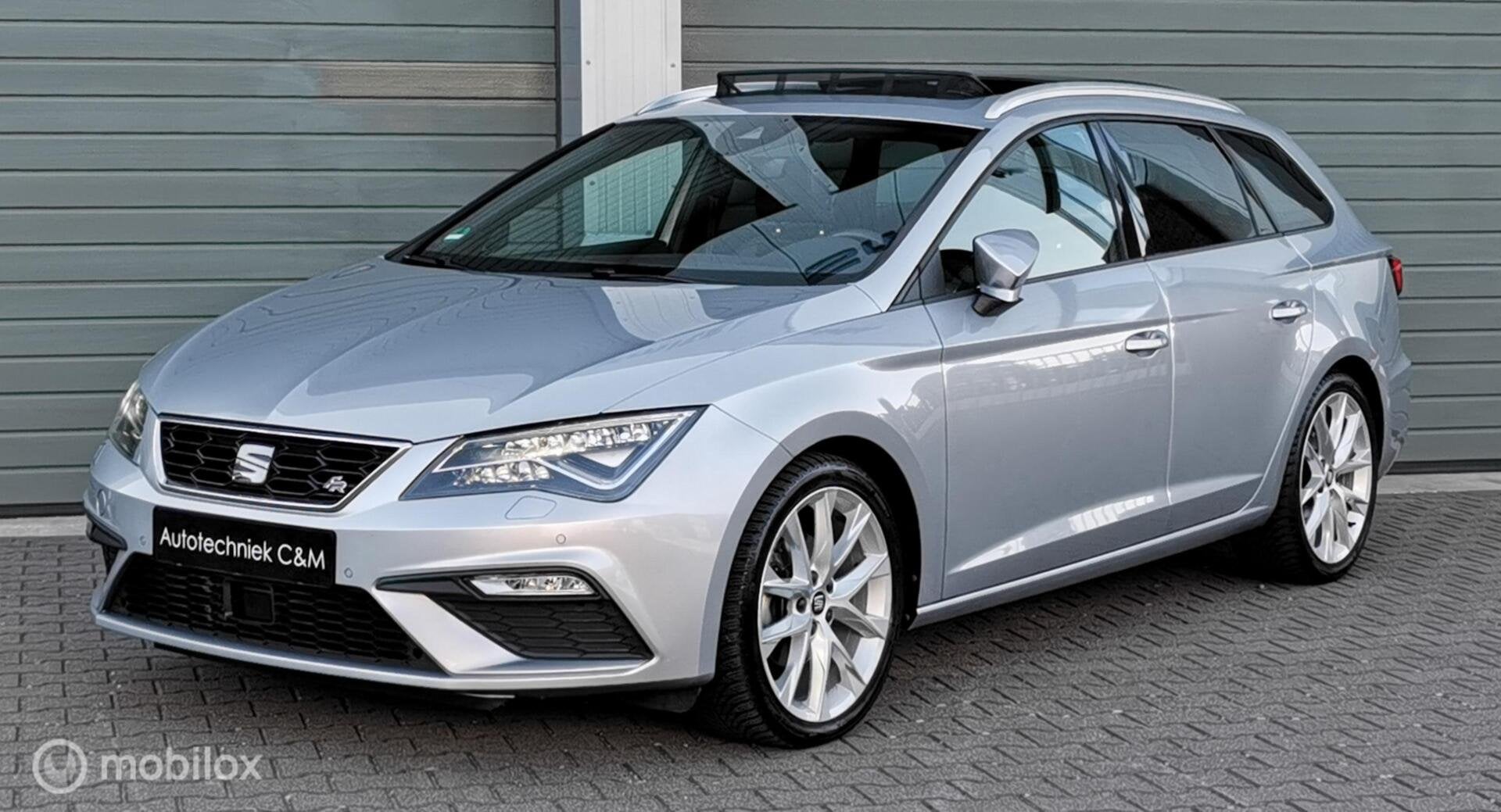 Seat Leon ST 1.5 TSI FR 150PK/DSG/ACC/CAMERA/VIRTUAL/PANO/DC, 1498 cc, Zwart, 4 cilinders, Leon