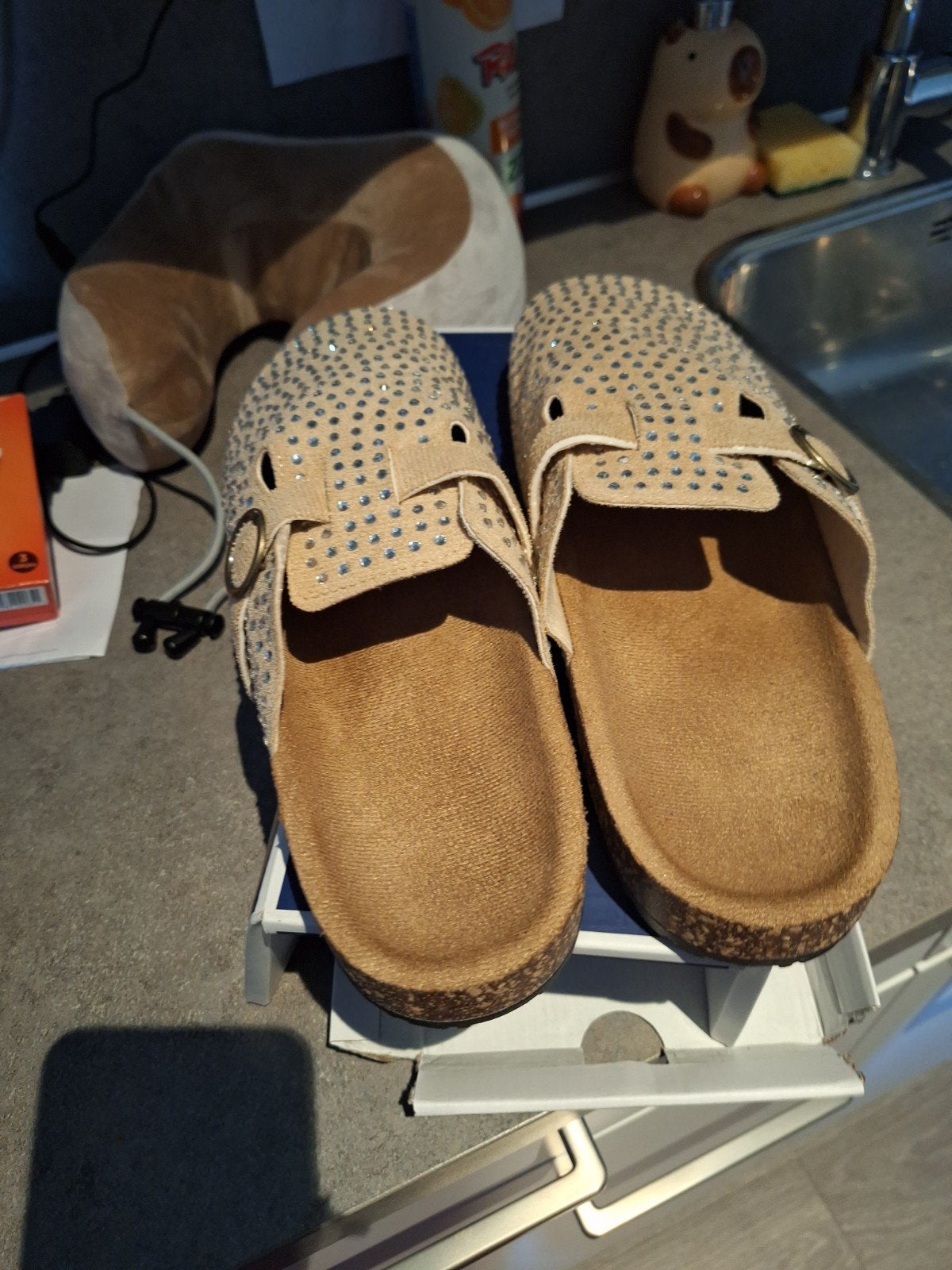 Verschillende soorten slippers mt 41 nu €30, Ophalen of Verzenden, Nieuw