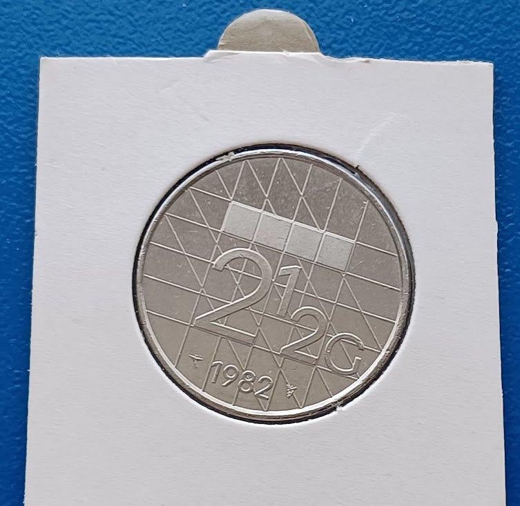 2 1/2 gulden 1982 - Beatrix  in munthouder, Verzenden, Koningin Beatrix, 2½ gulden, Losse munt