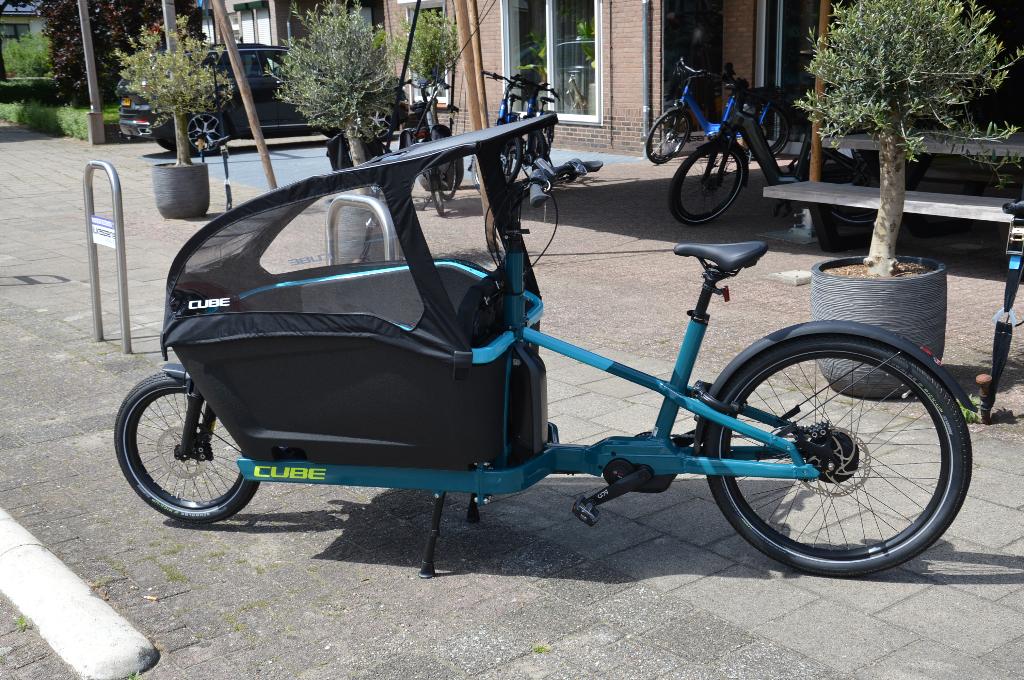 Bakfiets cargobike  gebruikt,  Cube Cargo nieuw, Fietsen en Brommers, Fietsen | Bakfietsen, Nieuw, 2 kinderen, Elektrisch, Huif