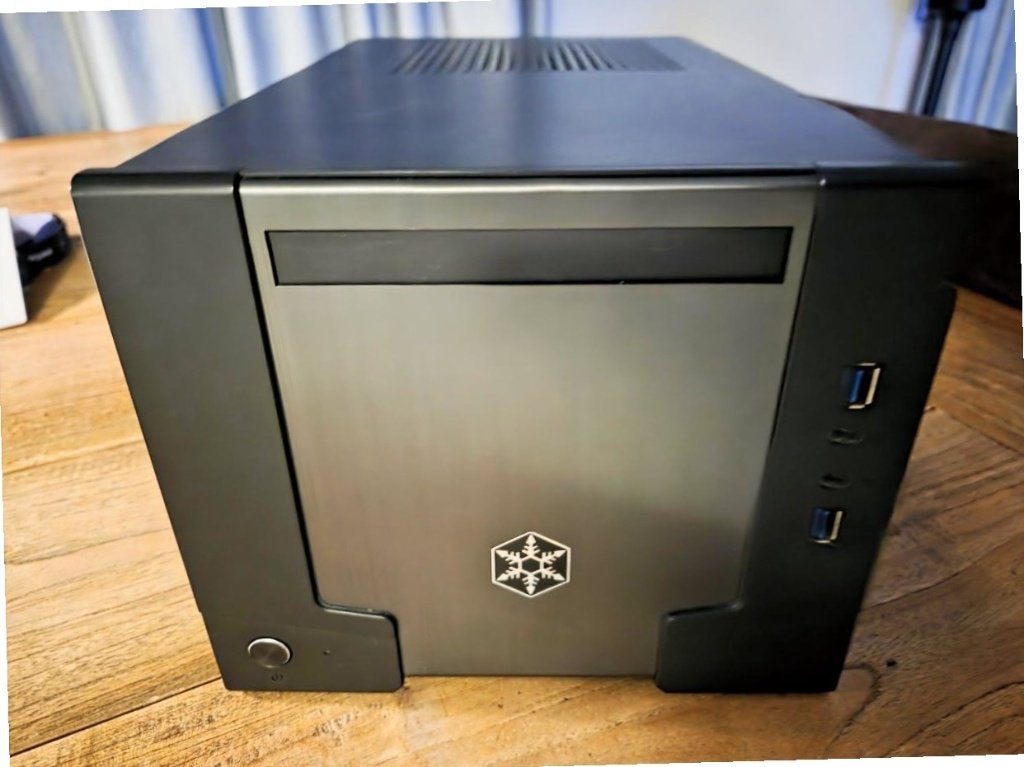 Foto 2 van SilverStone Sugo SG07-W Mini-ITX Behuizing  uitvoering Zwart