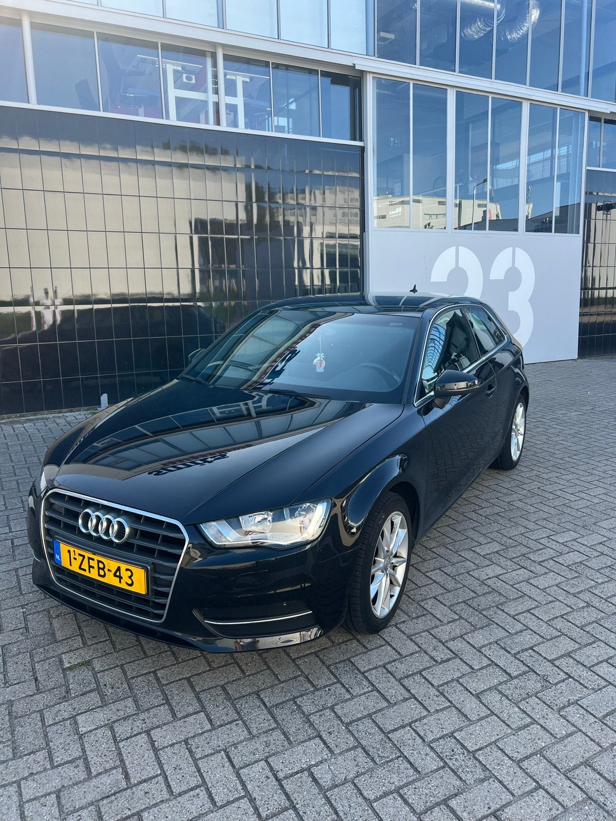 Audi A3 1.2TFSI 81KW/110PK 3D S-tron 2015 Zwart, 1145 kg, 4 cilinders, 620 kg, Origineel Nederlands