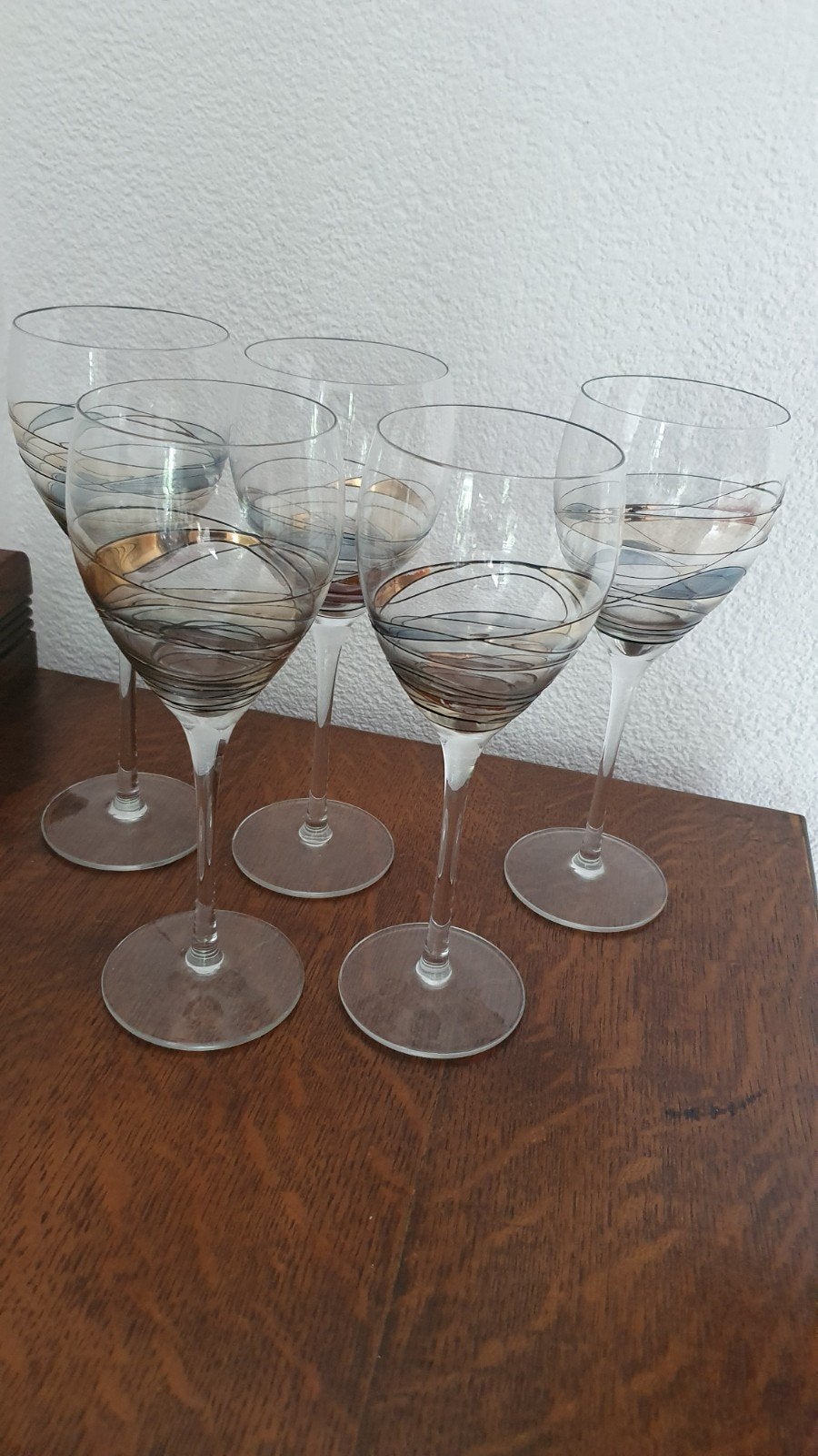 Set van 5 wijnglazen met abstract design, Verzamelen, Glas en Borrelglaasjes, Ophalen of Verzenden, Gebruikt, Overige typen