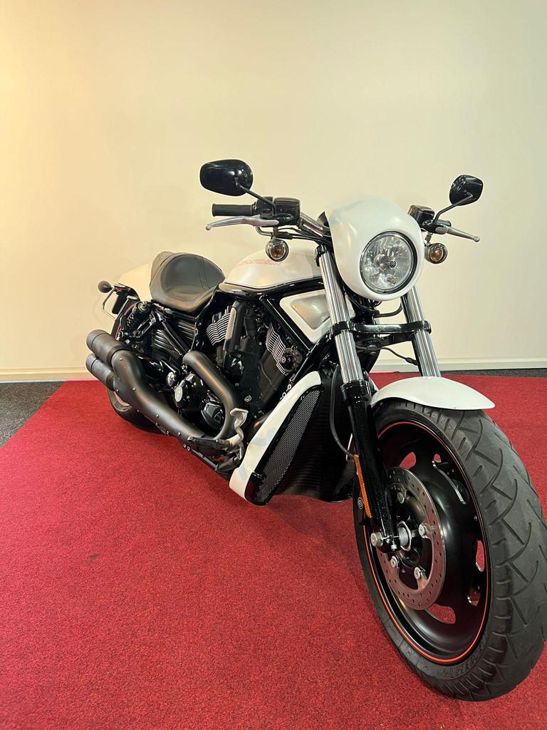 Harley Davidson VRSCD Night-Rod, Motoren, Motoren | Harley-Davidson, Laan van Vredenoord 33
2289 DA  Rijswijk, NL, H-DCUSTOMERSERVICE@Harley-Davidson.com