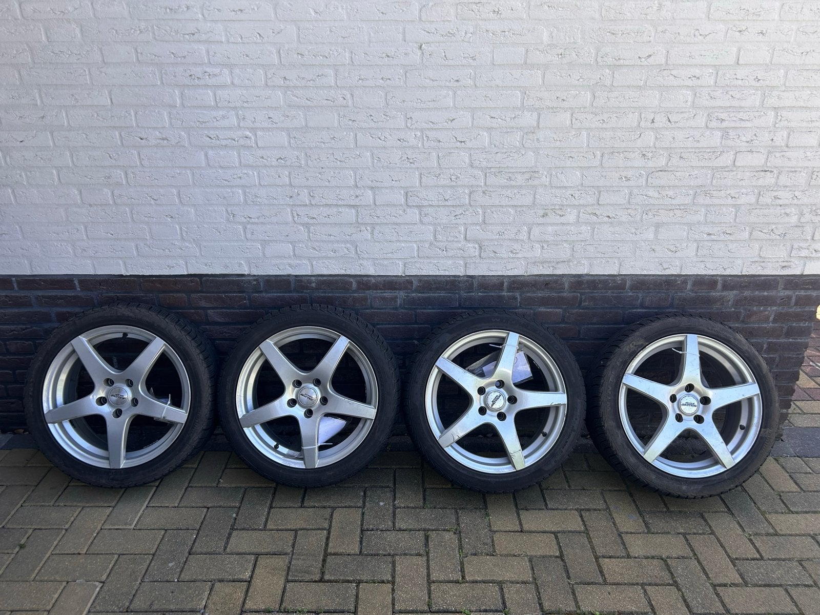 Achilles winterbanden op 17 inch velgen - 215/45/17, Ophalen, Gebruikt