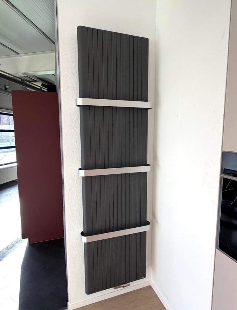 Vasco Verticale Design aluminium Radiator  - Antraciet, Ophalen, Radiator, Minder dan 60 cm, Zo goed als nieuw