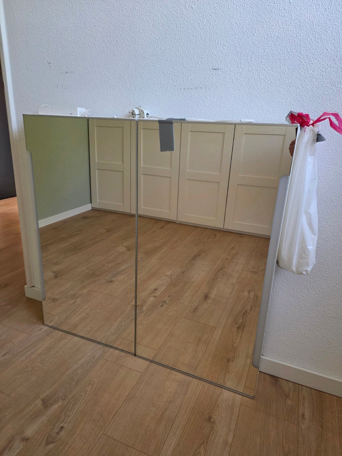 IKEA spiegelkast met verlichting, Huis en Inrichting, Woonaccessoires | Spiegels, Ophalen, Gebruikt, 100 tot 150 cm, 100 tot 125 cm
