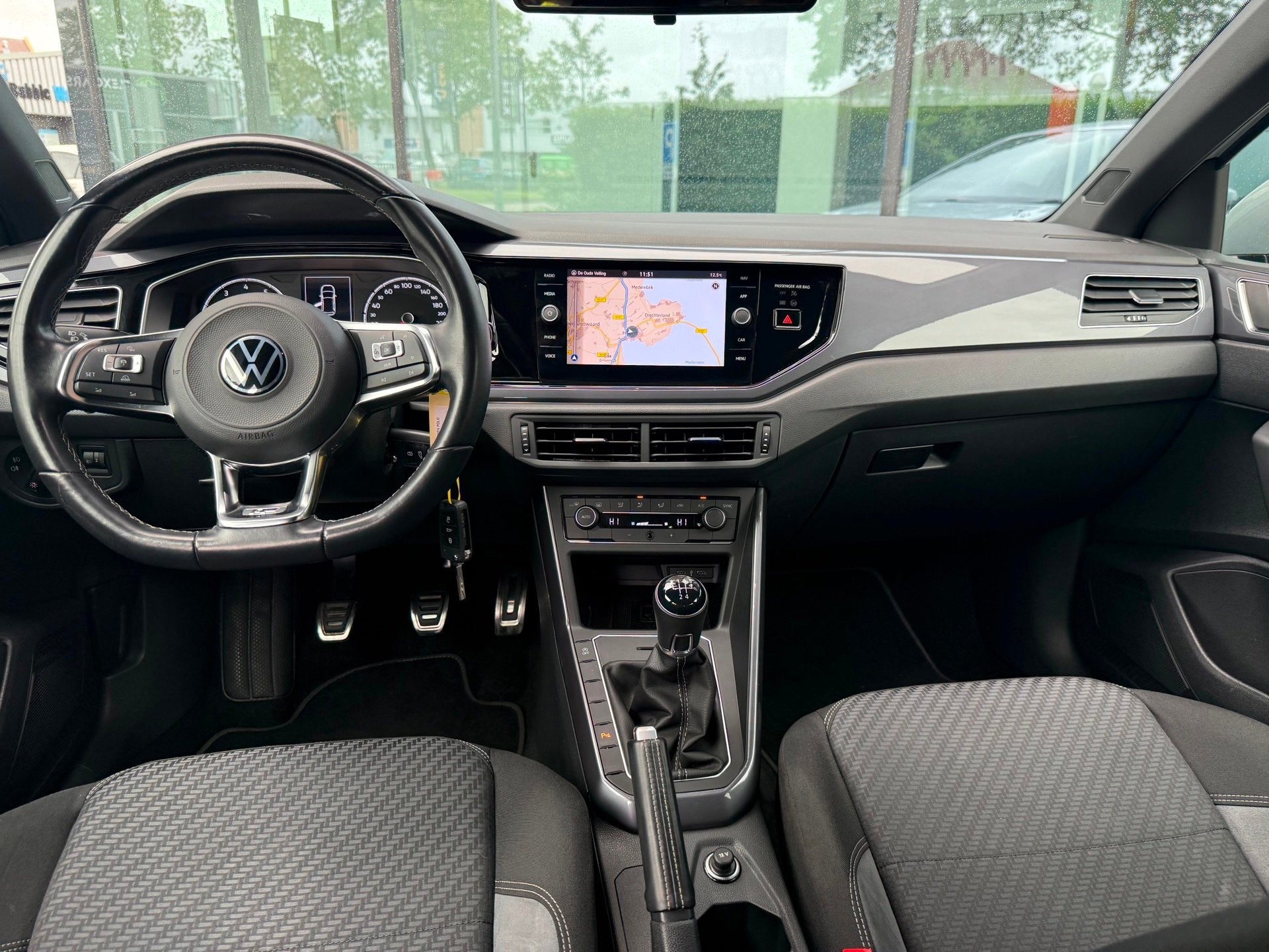 Volkswagen Polo 1.0 TSI Highline Business R - Navi - Parkeer, Auto's, Volkswagen, Gebruikt, 49 €/maand, Origineel Nederlands, Bedrijf
