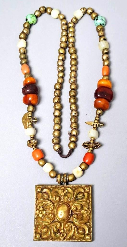 Prachtige Antieke Edelsteen Amulet Ketting Tibet Nepal, Sieraden, Tassen en Uiterlijk, Antieke sieraden, Ophalen of Verzenden