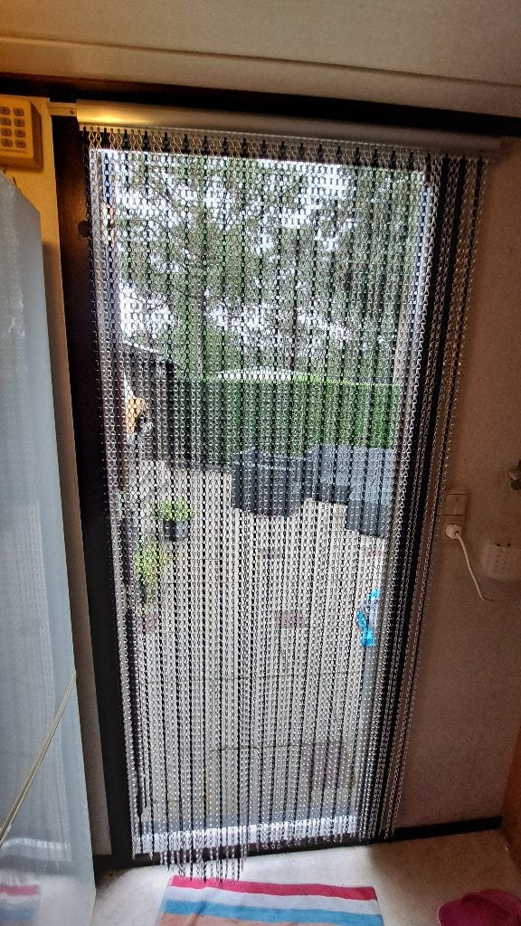 2 insekten / vliegen gordijn met kettingen, Ophalen, Metaal, Zwart, In te korten