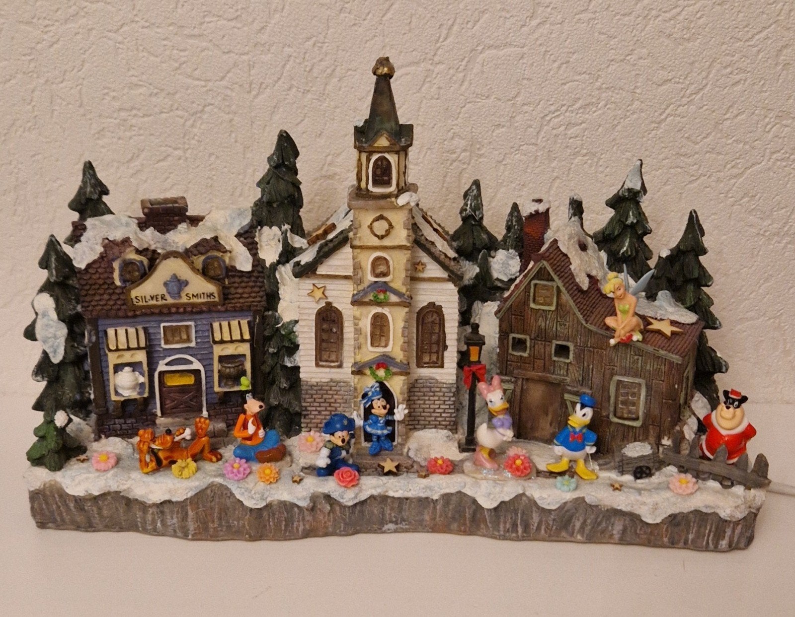 Prachtig kerstdorp 
met minnie,mickey.pluto.donald.katrien., Ophalen of Verzenden, Zo goed als nieuw